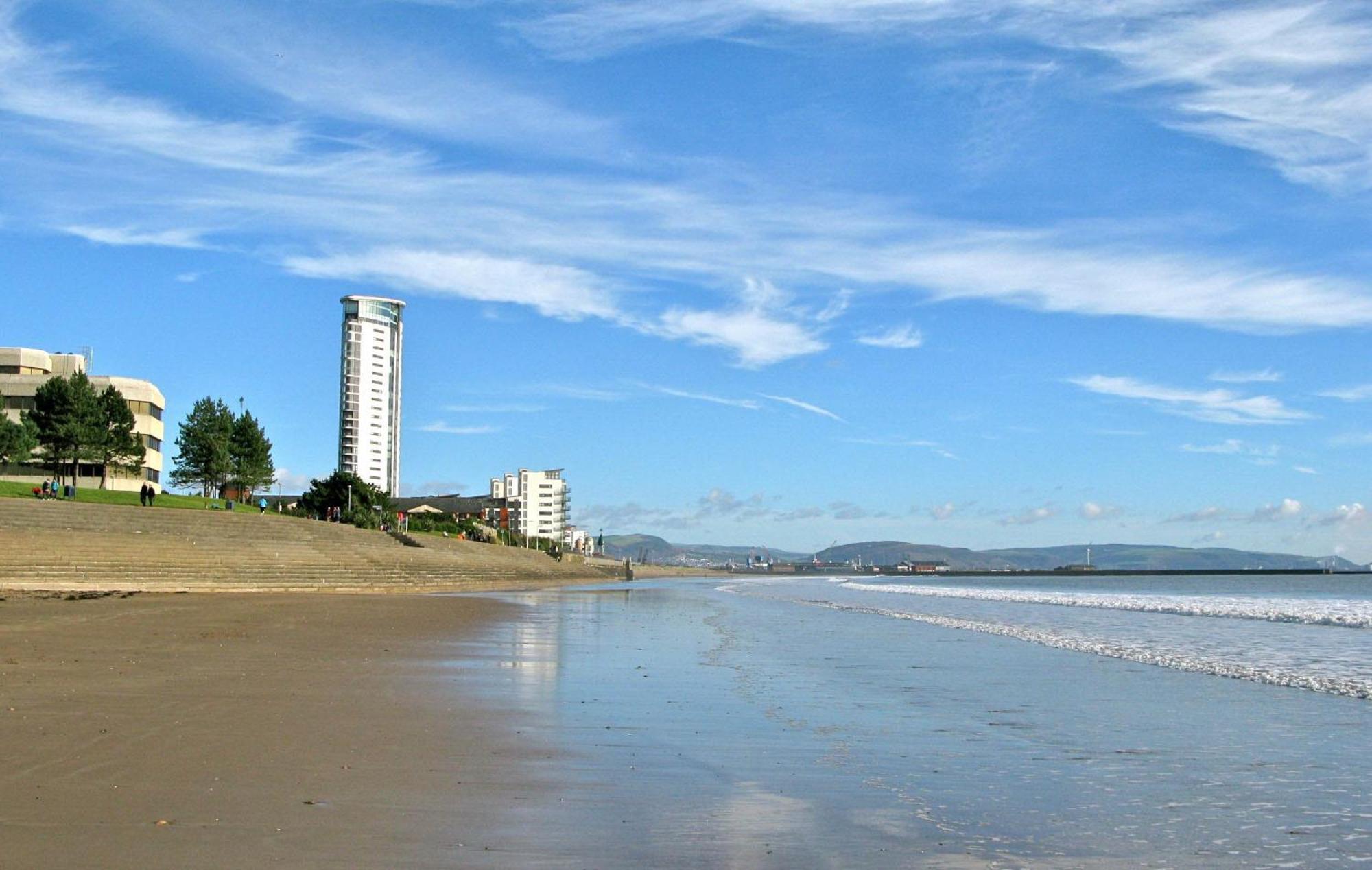 Water Front Apt Walk To The Beach & City Centre Swansea Dış mekan fotoğraf
