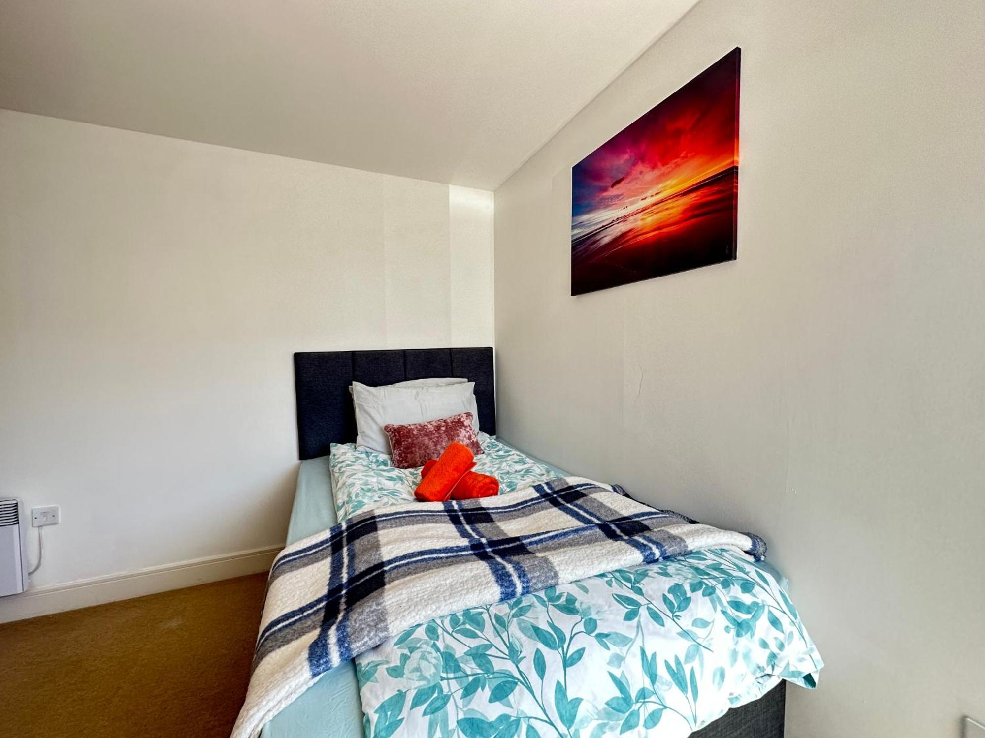 Water Front Apt Walk To The Beach & City Centre Swansea Dış mekan fotoğraf